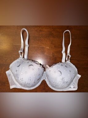 NWOT VICTORIA’S SECRET women’s bra 36C✨
